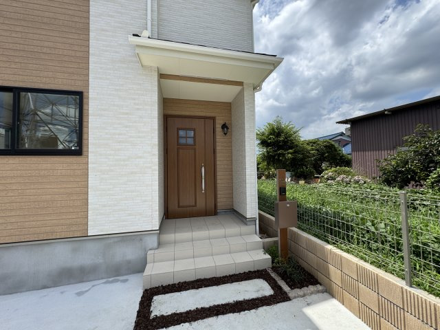 松戸市幸田４丁目新築戸建【小金北小学校：8分】のエントランス|エントランス・玄関ポーチ