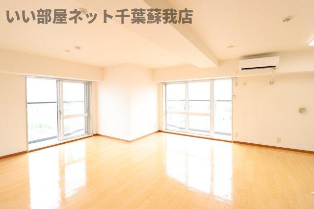 オーシャンビュー壱番館の居間・リビング|使いやすい居間です