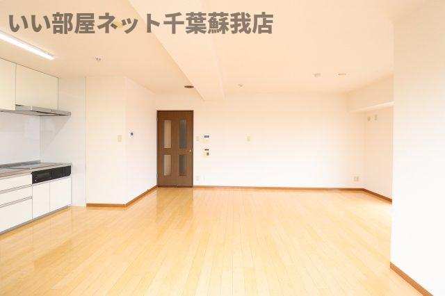 オーシャンビュー壱番館の居間・リビング|ゆったりとしたリビングです