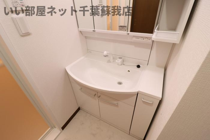 オーシャンビュー壱番館の洗面所|朝の準備に活躍する、洗髪洗面化粧台！