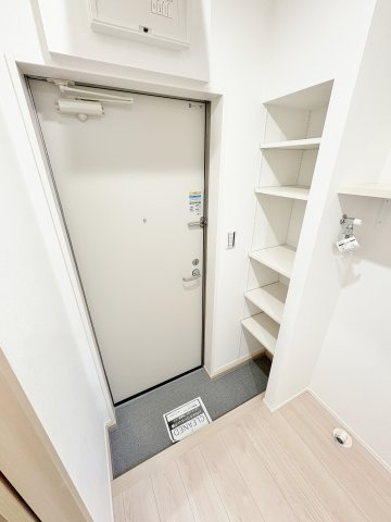 MELDIA小川の玄関