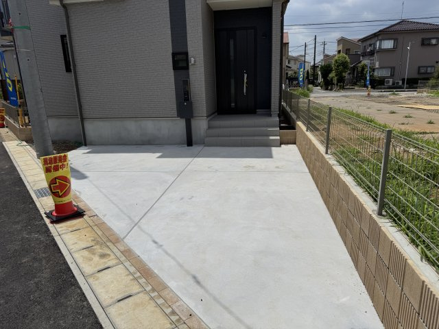 松戸市幸田４丁目新築戸建【小金北小学校：8分】の駐車場|E号棟駐車スペース