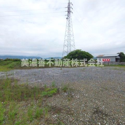 ６５５５３　揖斐郡大野町大字六里土地の外観