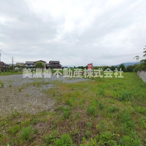 ６５５５３　揖斐郡大野町大字六里土地の外観