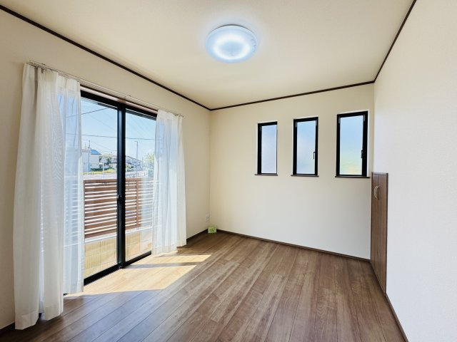 【洋室】 | 松戸市幸田４丁目新築戸建【小金北小学校：8分】 | 1F5.25帖洋室