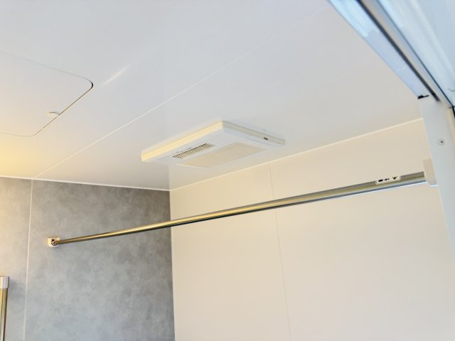 【冷暖房・空調設備】 | 松戸市幸田４丁目新築戸建【小金北小学校：8分】 | 雨の日も安心の浴室乾燥機つき