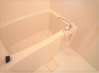 【浴室】 | フォーブルハウス中園A棟 | コンパクトで使いやすいお風呂です