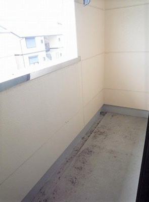 【バルコニー】 | フォーブルハウス中園A棟 | 暖かな日差しのふりそそぐバルコニー