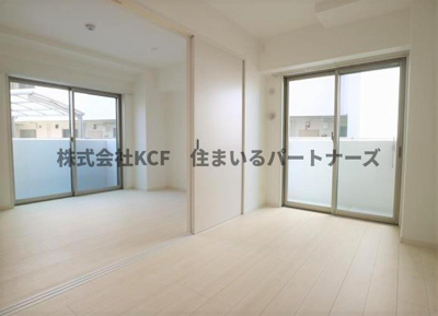 【洋室】 | ロジュマンエスト | 広々とした洋室です