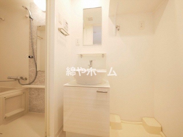 エスリード大阪CENTRAL AVENUEの独立洗面台|使いやすい独立洗面台です
