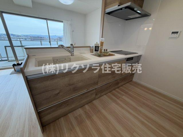 リバティパーク枚方B棟のキッチン|カウンターキッチン
■物件内覧・資金計画相談・住宅ローン相談、リフォーム相談、お問合せ受付中■
※当日・翌日のご内覧、ご相談はお電話でのお問合せがスムーズです！