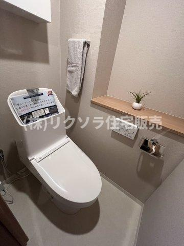 リバティパーク枚方B棟のトイレ|温水洗浄便座付き
■物件内覧・資金計画相談・住宅ローン相談、リフォーム相談、お問合せ受付中■
※当日・翌日のご内覧、ご相談はお電話でのお問合せがスムーズです！