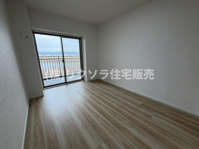 リバティパーク枚方B棟の寝室|洋室6.3帖
■物件内覧・資金計画相談・住宅ローン相談、リフォーム相談、お問合せ受付中■
※当日・翌日のご内覧、ご相談はお電話でのお問合せがスムーズです！