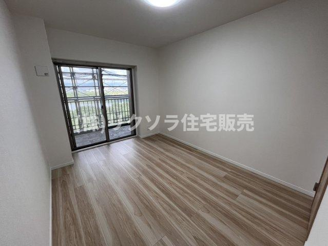 リバティパーク枚方B棟の寝室|洋室6.3帖
■物件内覧・資金計画相談・住宅ローン相談、リフォーム相談、お問合せ受付中■
※当日・翌日のご内覧、ご相談はお電話でのお問合せがスムーズです！