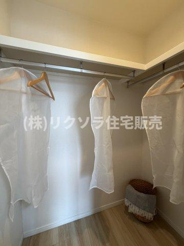 リバティパーク枚方B棟の収納|大容量ウォークインクローゼット
■物件内覧・資金計画相談・住宅ローン相談、リフォーム相談、お問合せ受付中■
※当日・翌日のご内覧、ご相談はお電話でのお問合せがスムーズです！