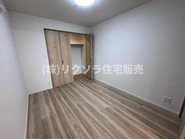 リバティパーク枚方B棟の子供部屋|洋室5.0帖
■物件内覧・資金計画相談・住宅ローン相談、リフォーム相談、お問合せ受付中■
※当日・翌日のご内覧、ご相談はお電話でのお問合せがスムーズです！