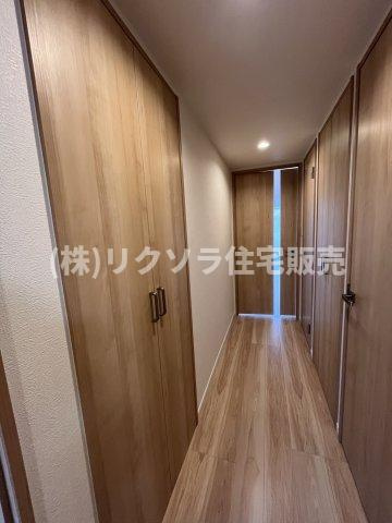 リバティパーク枚方B棟の収納|廊下収納2か所
■物件内覧・資金計画相談・住宅ローン相談、リフォーム相談、お問合せ受付中■
※当日・翌日のご内覧、ご相談はお電話でのお問合せがスムーズです！