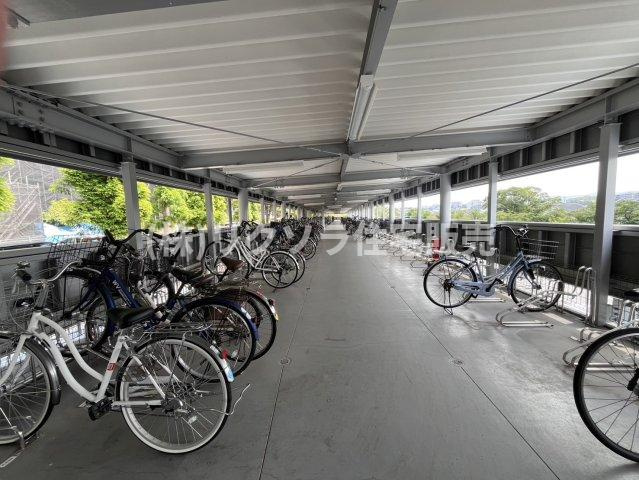 リバティパーク枚方B棟の駐輪場|■物件内覧・資金計画相談・住宅ローン相談、リフォーム相談、お問合せ受付中■
※当日・翌日のご内覧、ご相談はお電話でのお問合せがスムーズです！