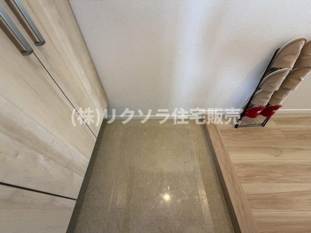 リバティパーク枚方B棟の内装|玄関収納付き
■物件内覧・資金計画相談・住宅ローン相談、リフォーム相談、お問合せ受付中■
※当日・翌日のご内覧、ご相談はお電話でのお問合せがスムーズです！