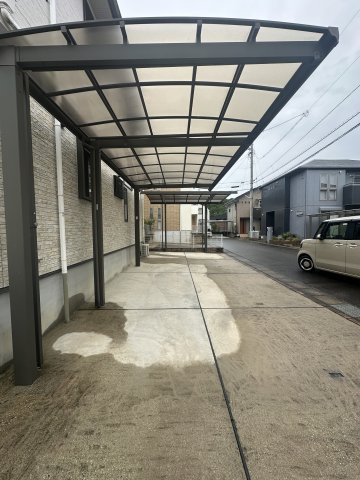 志賀町神上り戸建の駐車場