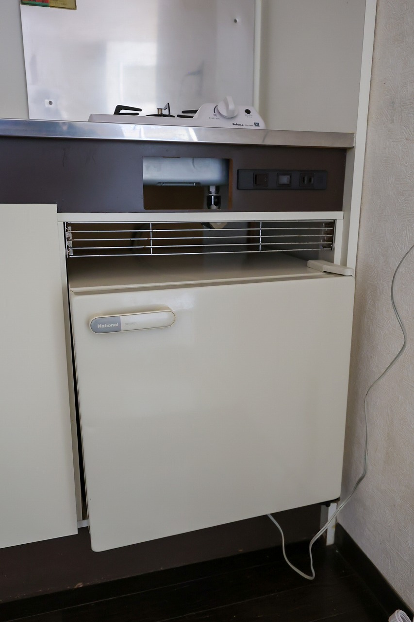 協栄マンションOYAMAのキッチン|ミニ冷蔵庫付