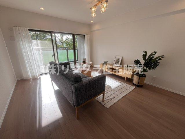 オークヒルズ香里四番館のキッチン|LDK18.7帖
■物件内覧・資金計画相談・住宅ローン相談、リフォーム相談、お問合せ受付中■
※当日・翌日のご内覧、ご相談はお電話でのお問合せがスムーズです！