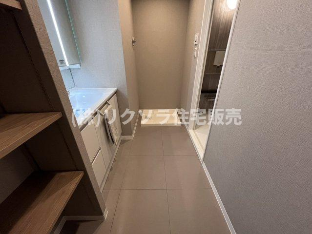 オークヒルズ香里四番館の脱衣所|可動棚付き
■物件内覧・資金計画相談・住宅ローン相談、リフォーム相談、お問合せ受付中■
※当日・翌日のご内覧、ご相談はお電話でのお問合せがスムーズです！