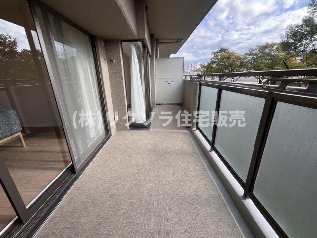 オークヒルズ香里四番館のバルコニー|■物件内覧・資金計画相談・住宅ローン相談、リフォーム相談、お問合せ受付中■
※当日・翌日のご内覧、ご相談はお電話でのお問合せがスムーズです！