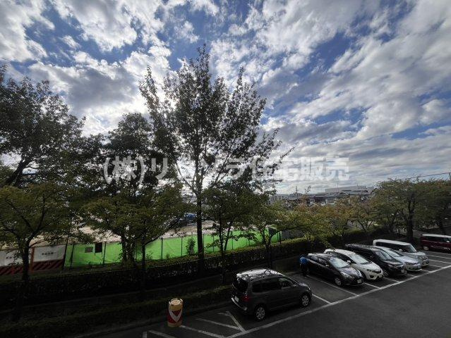 オークヒルズ香里四番館の展望|■物件内覧・資金計画相談・住宅ローン相談、リフォーム相談、お問合せ受付中■
※当日・翌日のご内覧、ご相談はお電話でのお問合せがスムーズです！