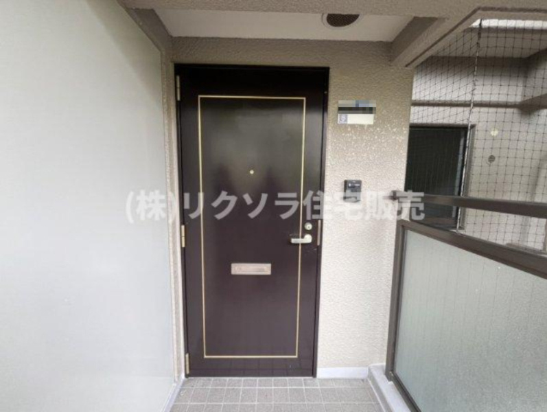 オークヒルズ香里四番館の玄関|■物件内覧・資金計画相談・住宅ローン相談、リフォーム相談、お問合せ受付中■
※当日・翌日のご内覧、ご相談はお電話でのお問合せがスムーズです！