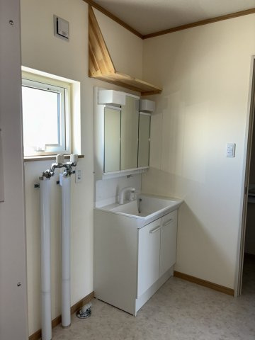北見市小泉６７５番３５　新築平屋建ての独立洗面台
