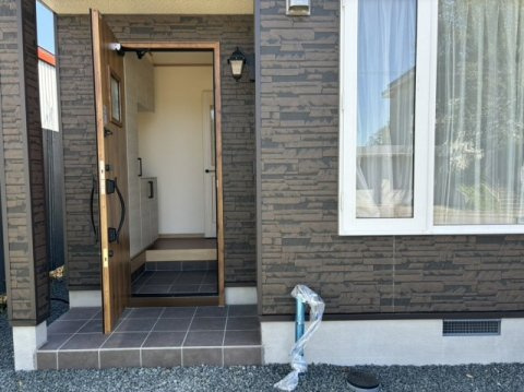 北見市小泉６７５番３５　新築平屋建ての玄関