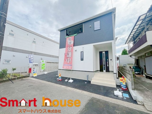 相模原市中央区上溝　新築1棟の外観|外壁が周囲の街並みと青空に生えるお洒落な仕上がり！周囲には高い建物のないエリア。青い空が大きく感じますね。