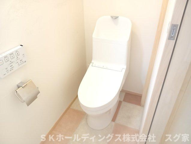 綾部市岡町戸建住宅のトイレ