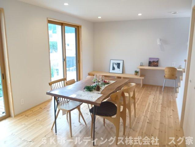 綾部市岡町新築住宅の居間・リビング