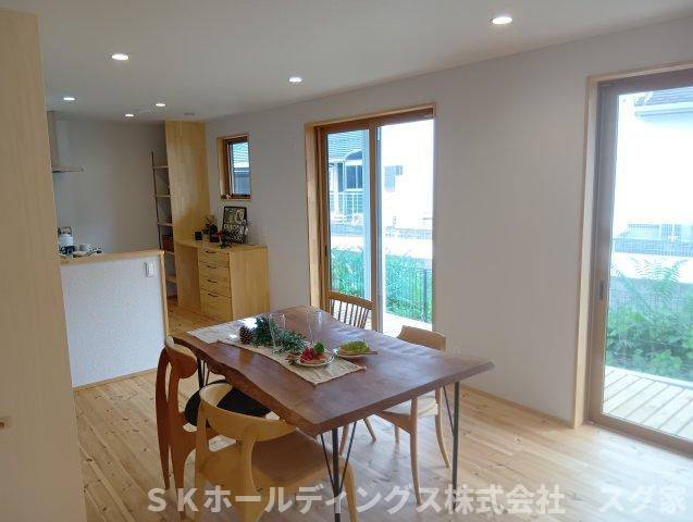 綾部市岡町新築住宅の居間・リビング