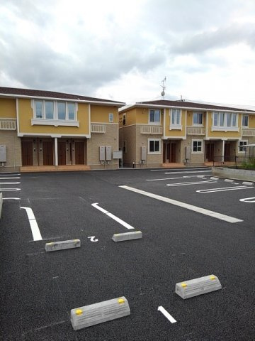 サウレ　Ⅰの駐車場