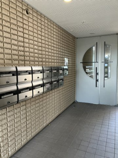 【エントランス】 | オートロック完備でセキュリティ面も安心です