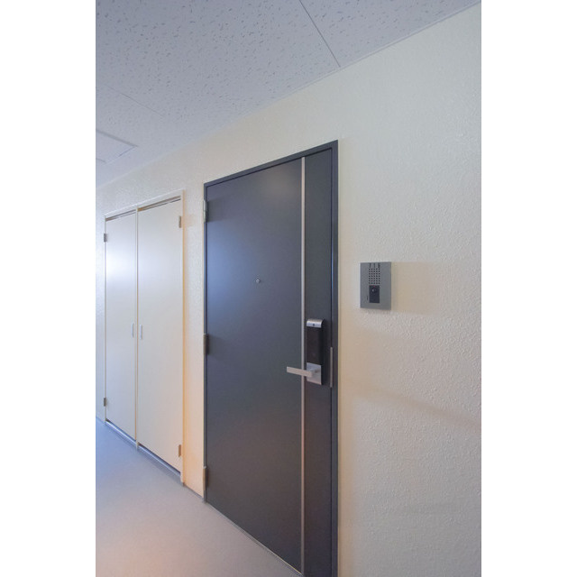 エスリード大阪シティノースの玄関