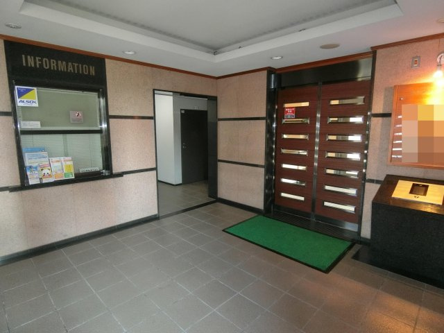 グランドール旗ヶ崎のロビー