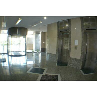 Ｆｌｏｓ厚⽊中町のエントランス