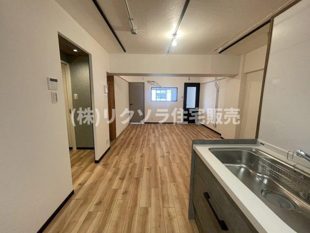 大和田ハイムB棟のキッチン|LDK14.5帖
■物件内覧・資金計画相談・住宅ローン相談、リフォーム相談、お問合せ受付中■
※当日・翌日のご内覧、ご相談はお電話でのお問合せがスムーズです！