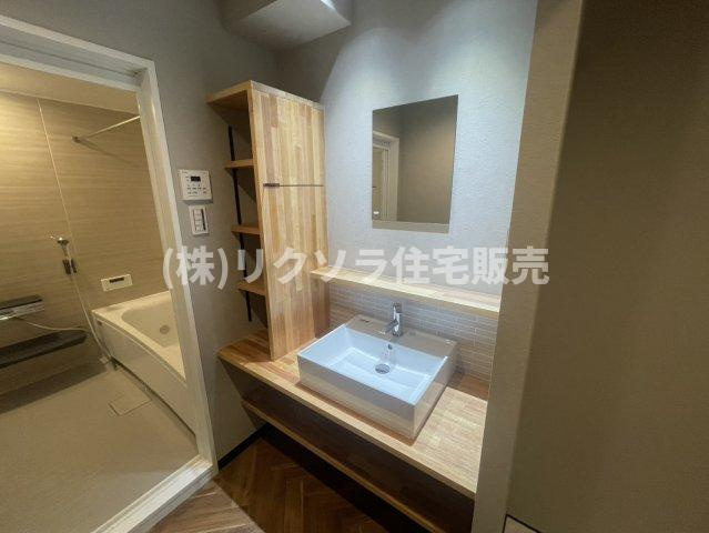大和田ハイムB棟の独立洗面台|オシャレなシャワードレッサー
■物件内覧・資金計画相談・住宅ローン相談、リフォーム相談、お問合せ受付中■
※当日・翌日のご内覧、ご相談はお電話でのお問合せがスムーズです！