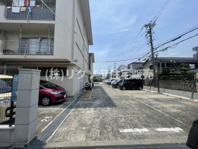 大和田ハイムB棟の駐車場|■物件内覧・資金計画相談・住宅ローン相談、リフォーム相談、お問合せ受付中■
※当日・翌日のご内覧、ご相談はお電話でのお問合せがスムーズです！