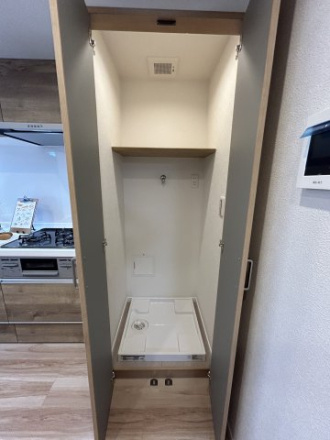 妙蓮寺コーポラスのランドリースペース|洗濯機を隠せます