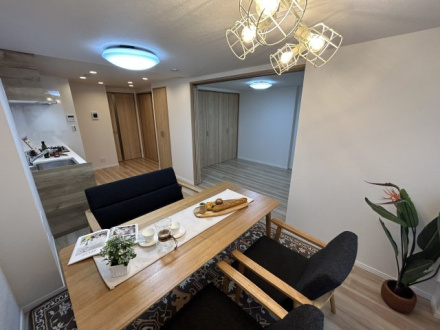 妙蓮寺コーポラスの居間・リビング|こちらの居間で趣味の時間をお楽しみください