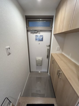 妙蓮寺コーポラスの玄関|収納もある玄関です