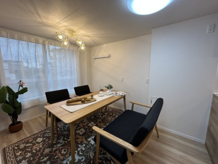 妙蓮寺コーポラスの居間・リビング|こちらの居間で趣味の時間をお楽しみください