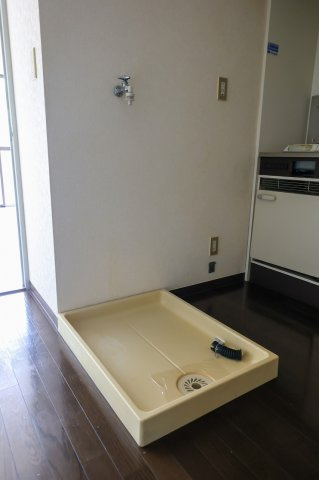 協栄マンションOYAMAの設備|洗濯機置き場