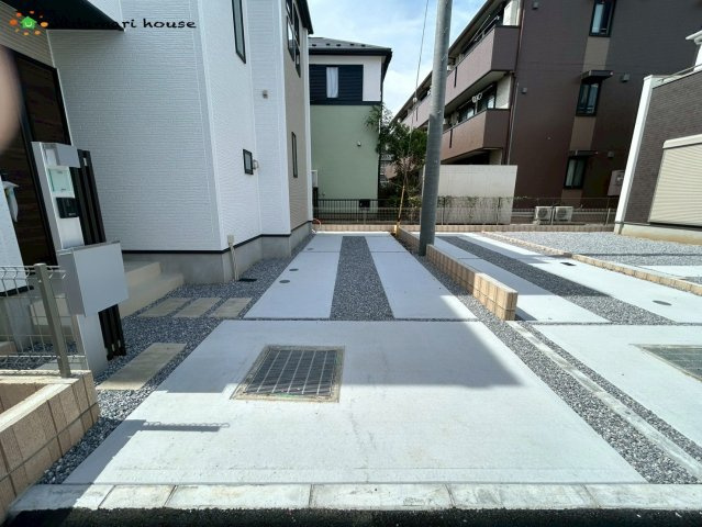 桶川市加納6期　新築戸建　グラファーレ11の駐車場